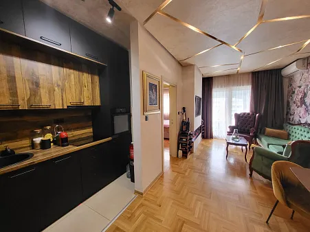 Apartment mit zwei Schlafzimmern und einem Garagenplatz in Budva